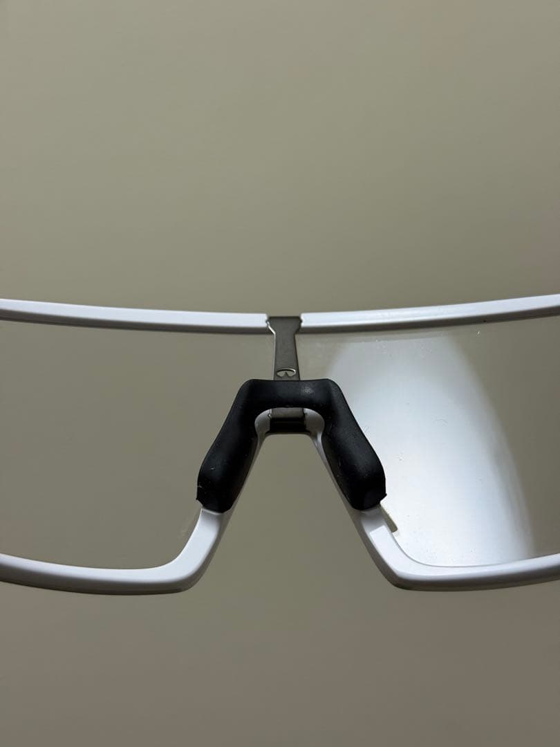 最終値下げ オークリー（Oakley）Sutroスートロ サングラス クリア