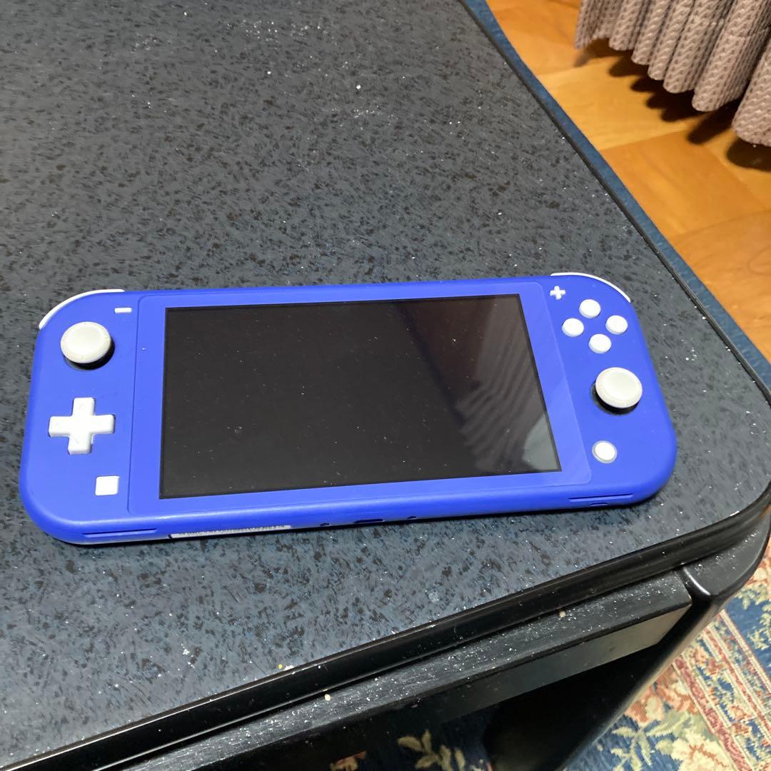 NintendoSwitchライト　ブルーとマリオカート8デラックスセット