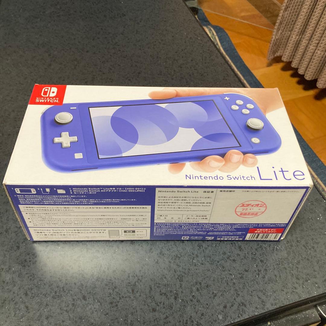 NintendoSwitchライト　ブルーとマリオカート8デラックスセット