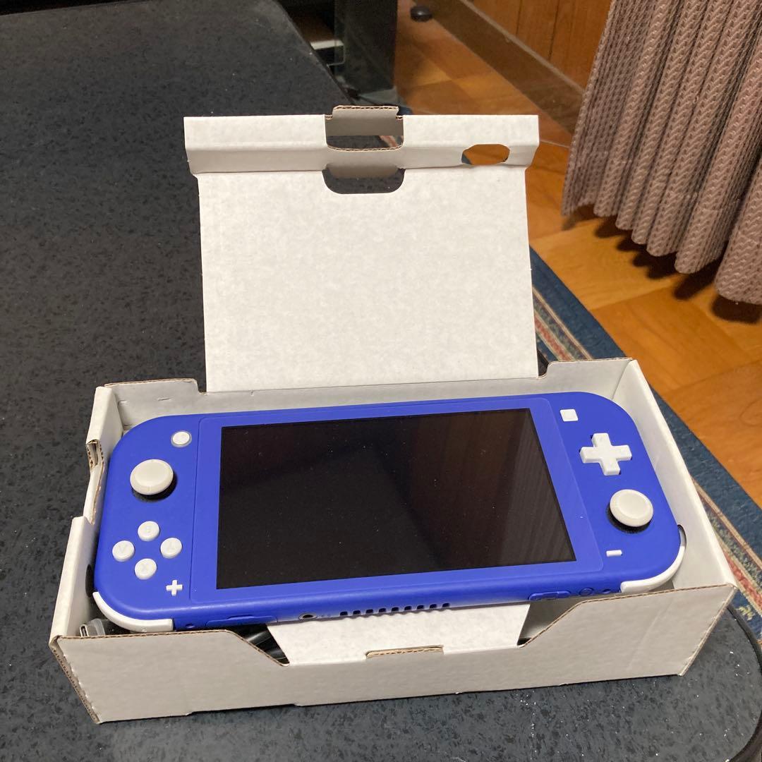 NintendoSwitchライト　ブルーとマリオカート8デラックスセット