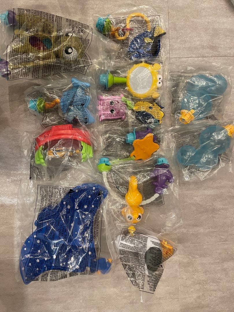 ディズニーベビー ファインディング・ニモ ジャンパルー レア