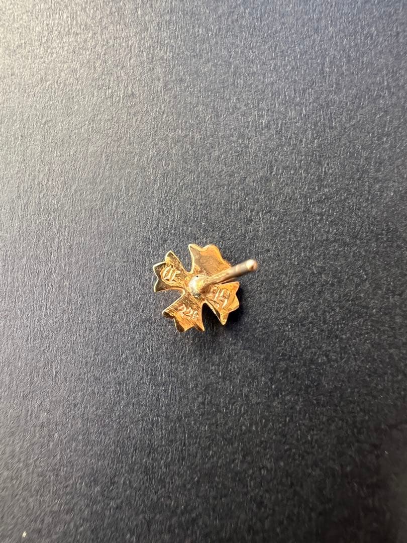 クロムハーツ　CH プラス　スタッドピアス　K22 CHE-020-K22