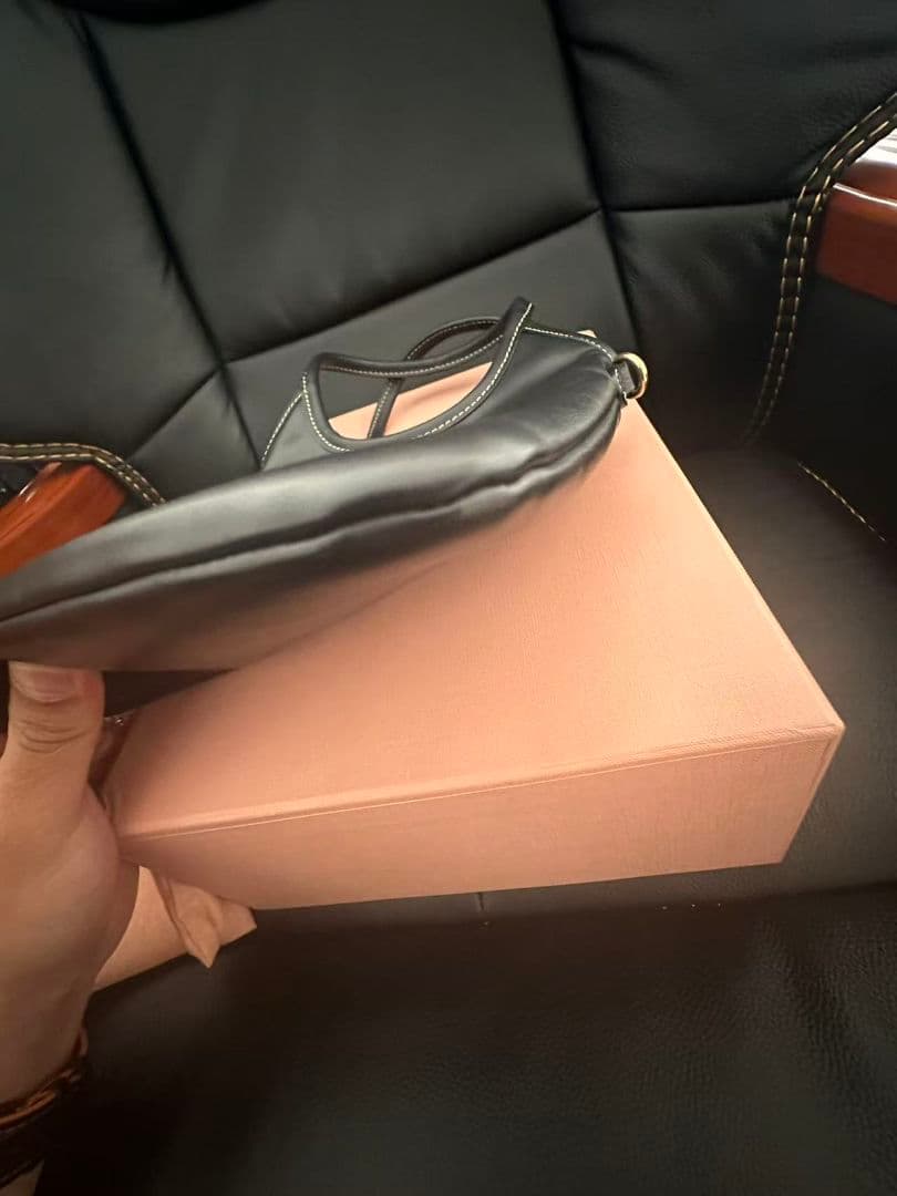 miu miu ブラックショルダーバッグ