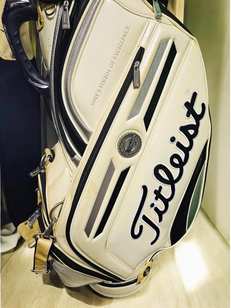 送料無料/美品　大型高級Titleist エナメルゴルフバッグ オフホワイト