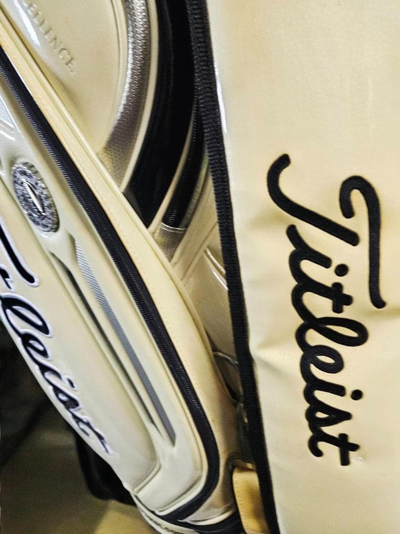 送料無料/美品　大型高級Titleist エナメルゴルフバッグ オフホワイト