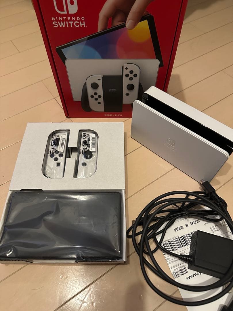【美品】保証書有　Nintendo Switch 有機ELモデル 本体
