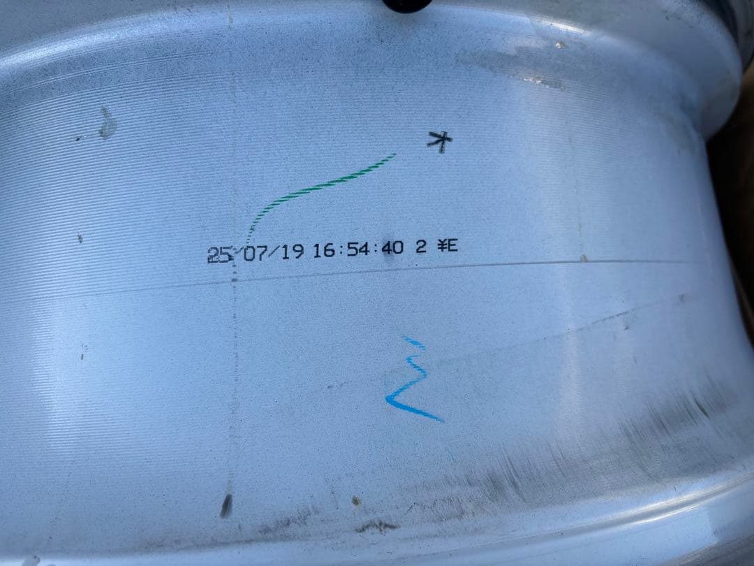 【NERO】エステート　1本のみ純正アルミホイール　キャップ無し21インチ