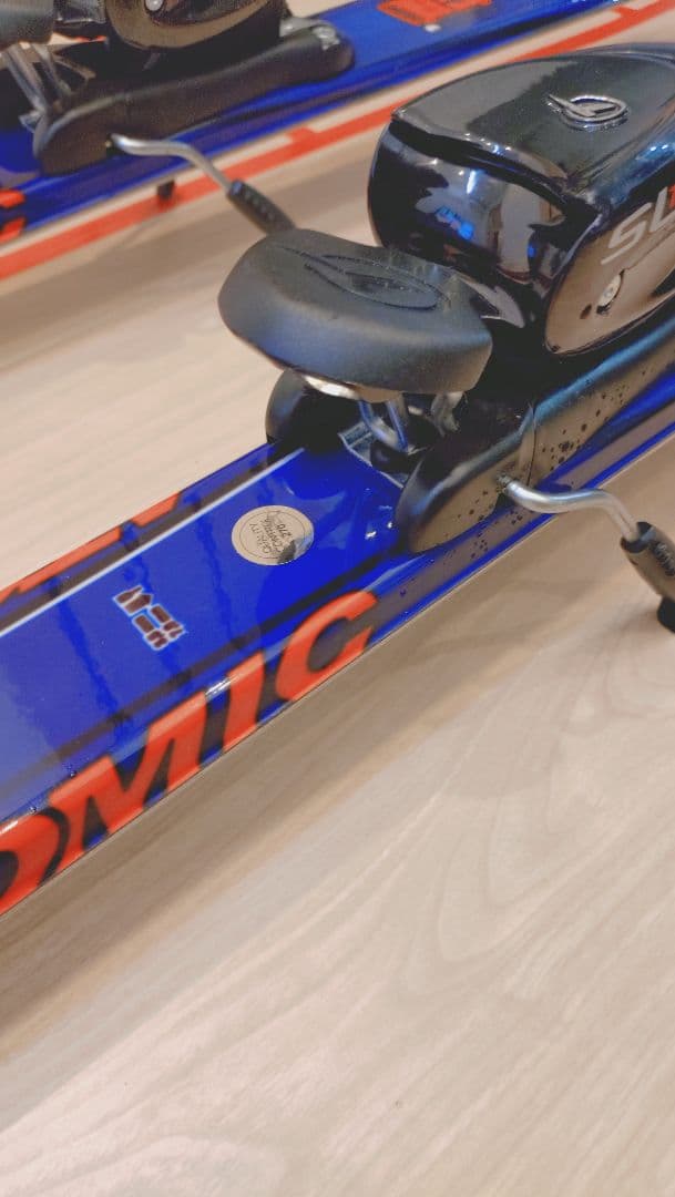Atomic スキー 板 青色 ビンディング付き