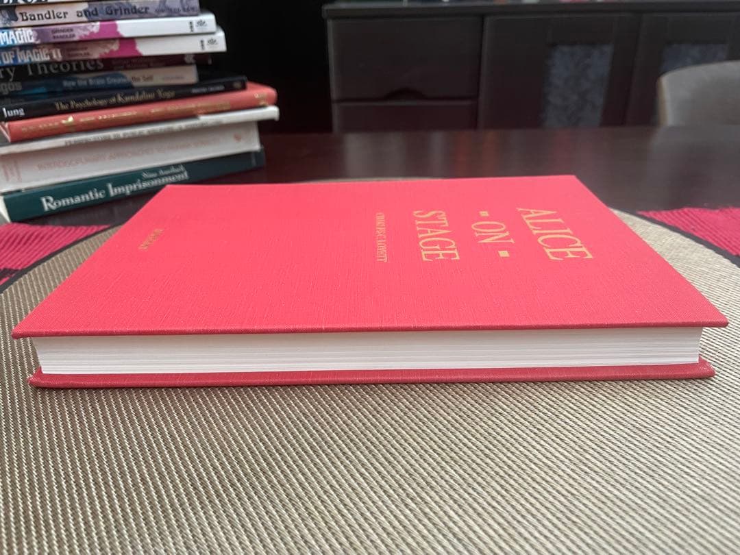 希少　Alice On Stage by Charles C. Lovett