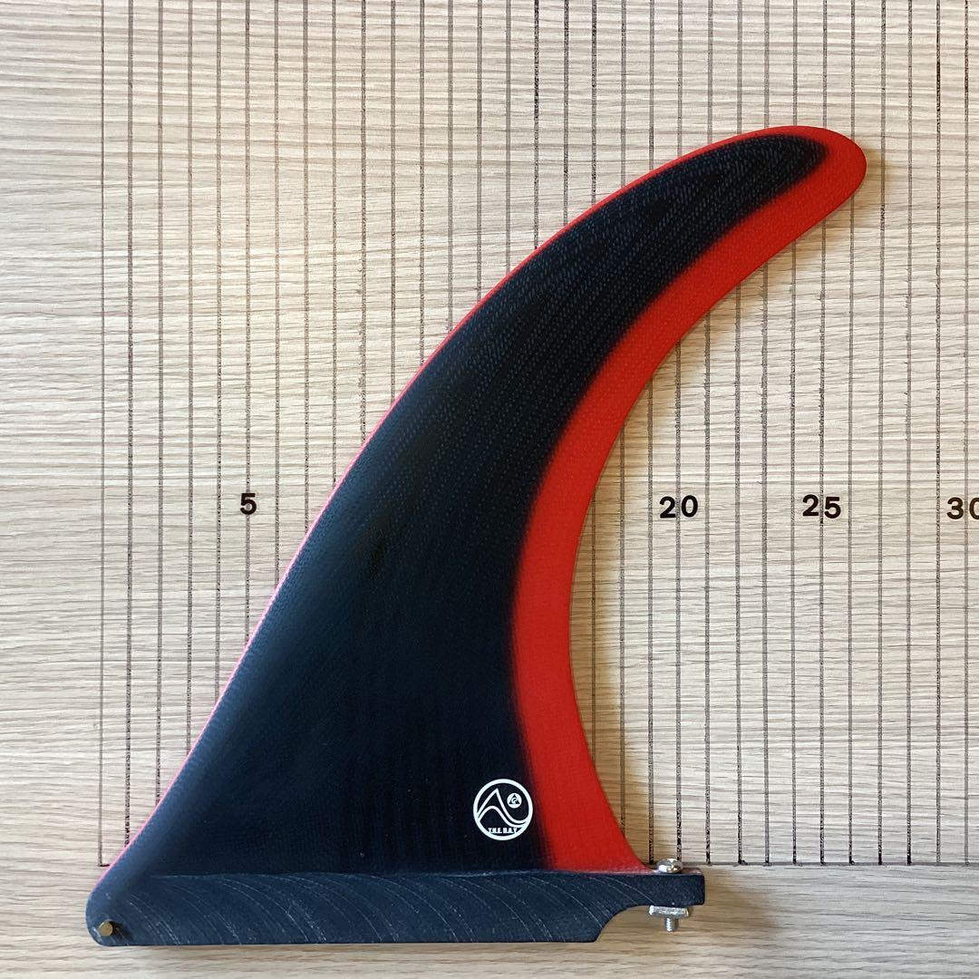 新品未使用シングルフィン10インチ　ブラック×レッド、 スクリュー付き