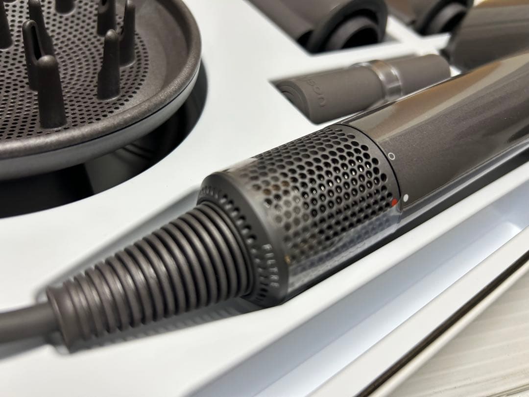 ダイソン dyson HD01 ヘアドライヤー 未使用