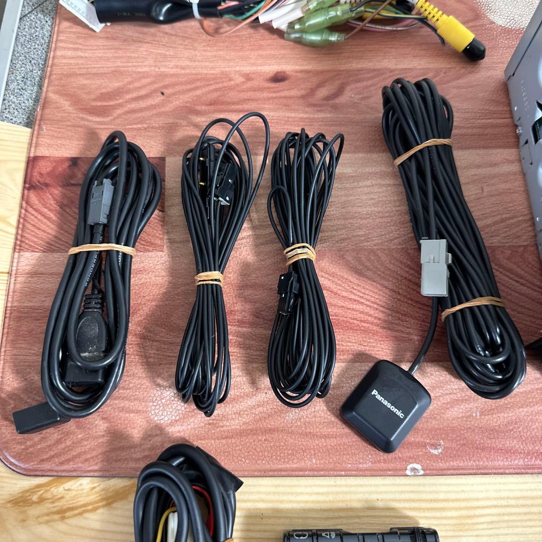 状態良好！【送料無料】パナソニック CN-MW250D カーナビ（フルクリップ）