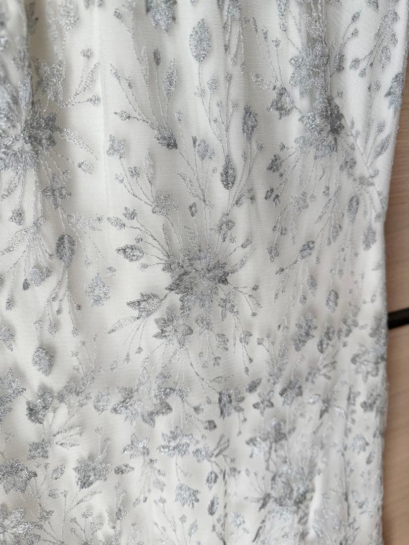 【サイズ0】TADASHI SHOJI ホワイト刺繍ノースリーブドレス