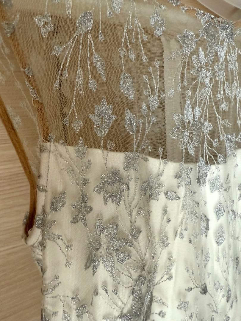 【サイズ0】TADASHI SHOJI ホワイト刺繍ノースリーブドレス