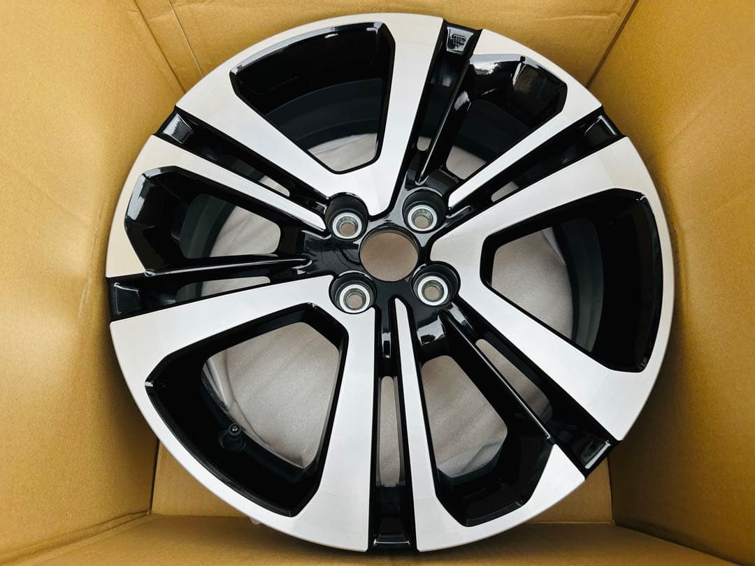 ライズ ロッキー 純正17インチホイール センターキャップなし