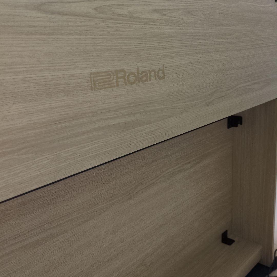 Roland HP704 23年製　 88鍵 ナチュラルウッド