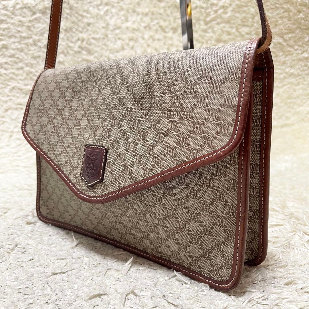 【良品】セリーヌ　ショルダーバッグ　レザー　PVC ロゴ金具　トリオンフ