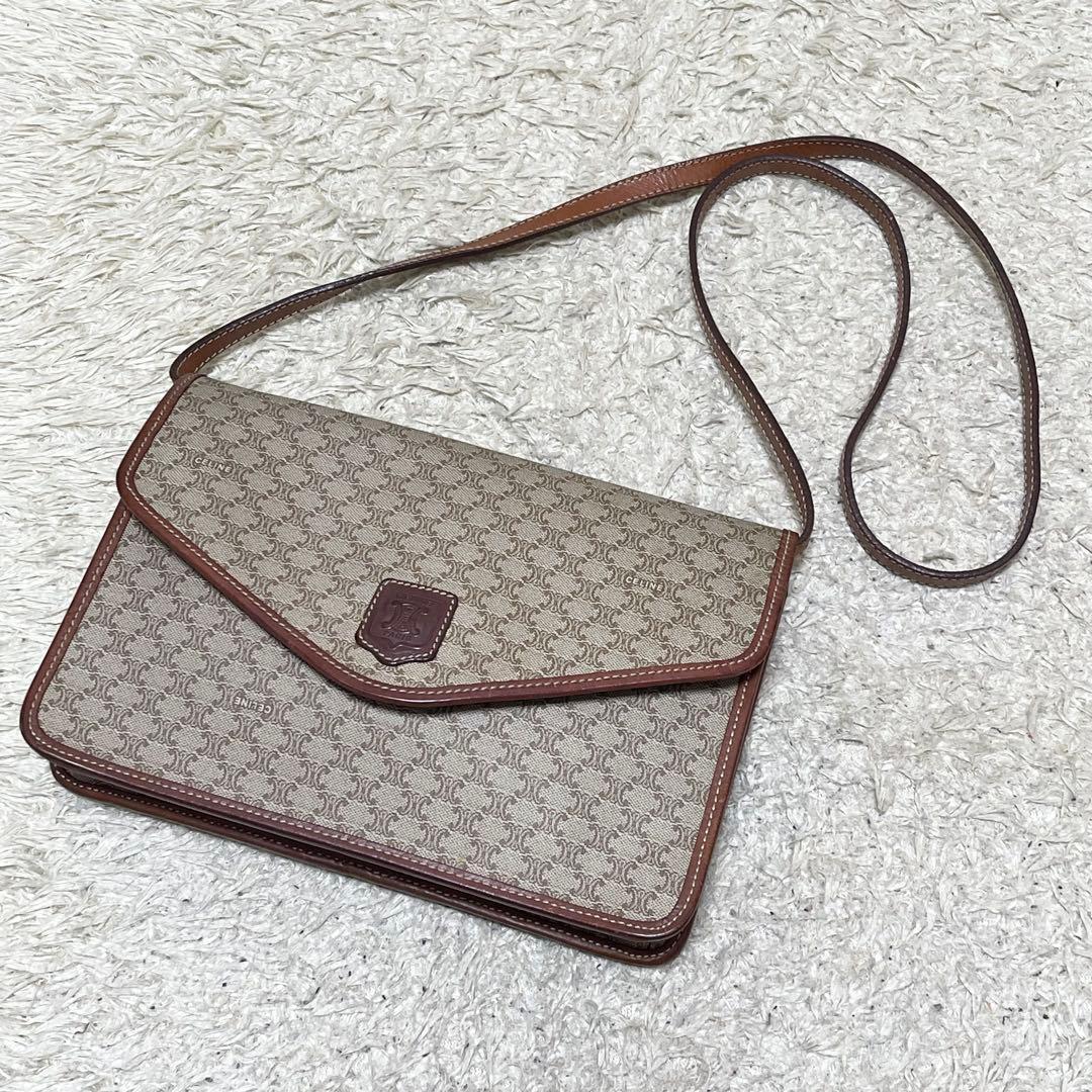 【良品】セリーヌ　ショルダーバッグ　レザー　PVC ロゴ金具　トリオンフ