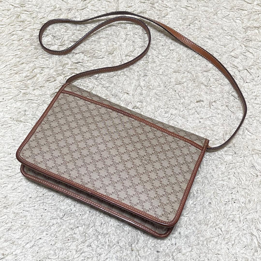 【良品】セリーヌ　ショルダーバッグ　レザー　PVC ロゴ金具　トリオンフ