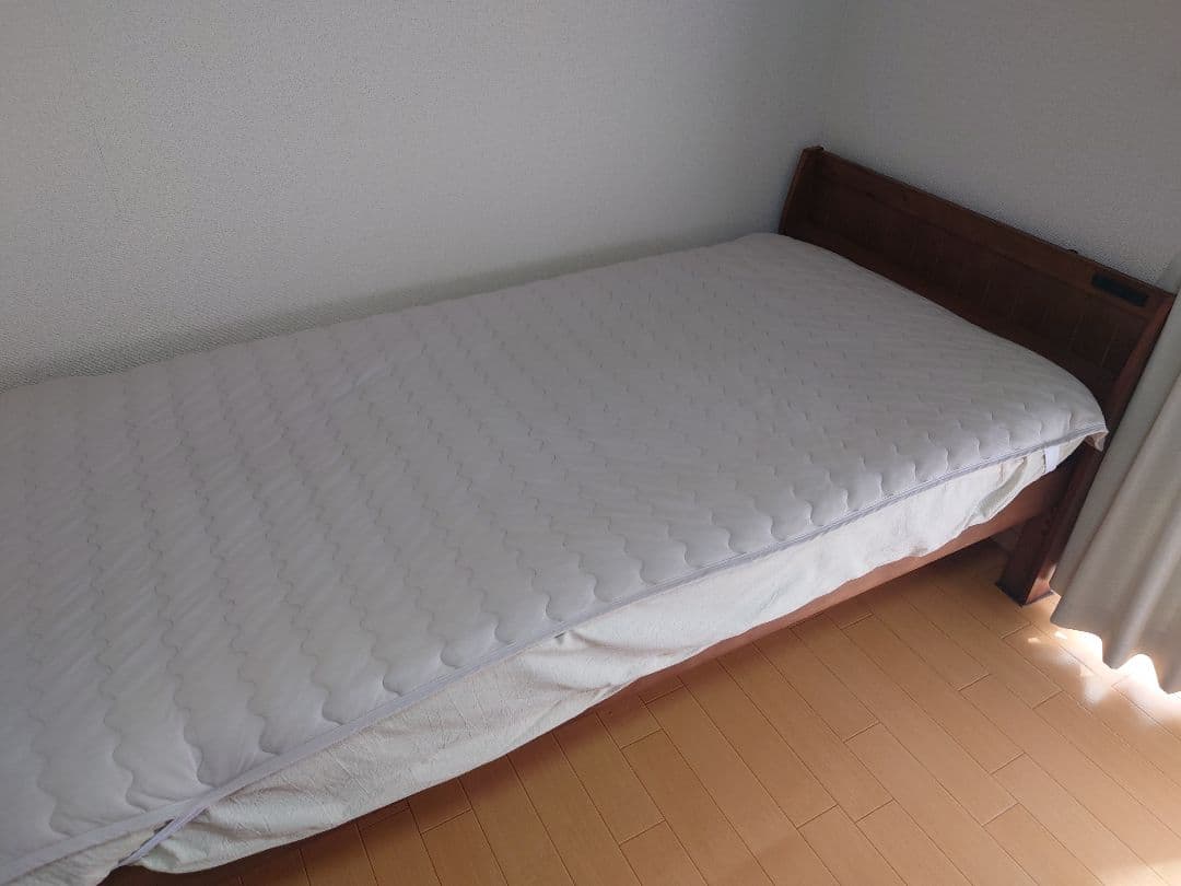 ニトリ　木製シングルベッドフレーム＋マットレス