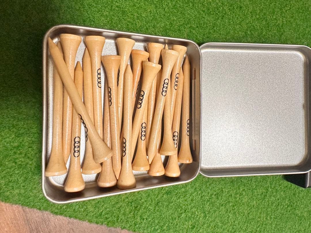 アウディマーカーセット ゴルフマーカー ゴルフタオル トートバック 缶入りティー