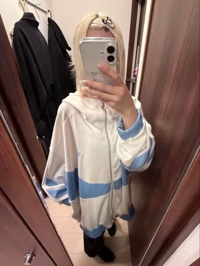 レフレム　zipアップパーカー　ラインストーン　ギャル