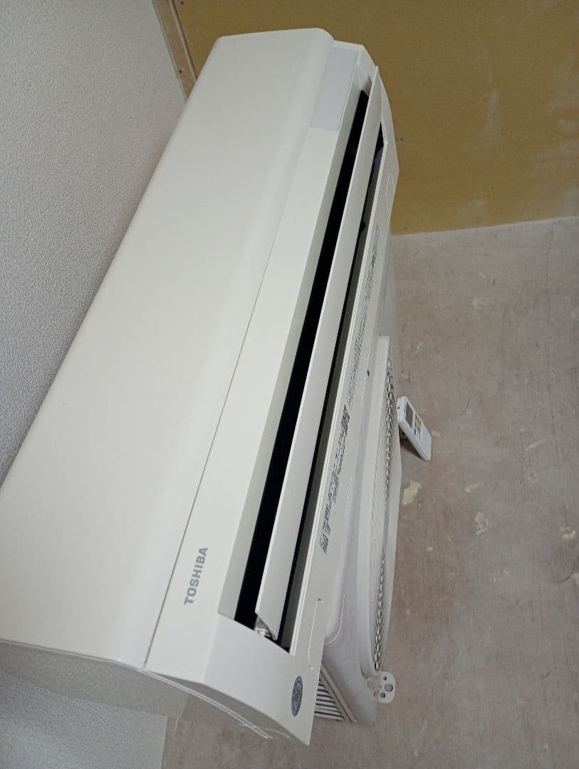 TOSHIBA 2.2 ルームエアコン 2021年製 6〜8畳