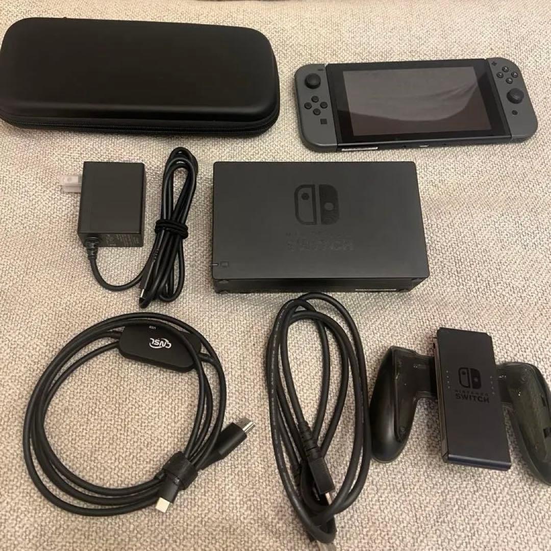 Nintendo Switch 本体 + 充実の付属品　ハードケース付き