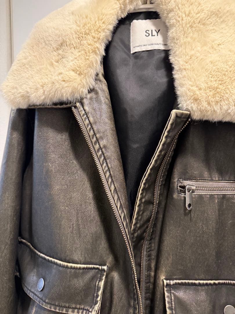 SLY ブラック　ファー襟 レザージャケットVINTAGE F ブルゾン