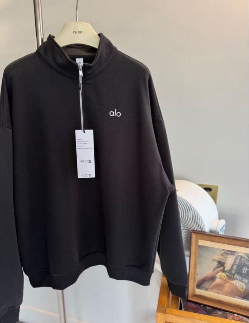 alo yoga ブラック スウェット ハーフジップ トレーナー