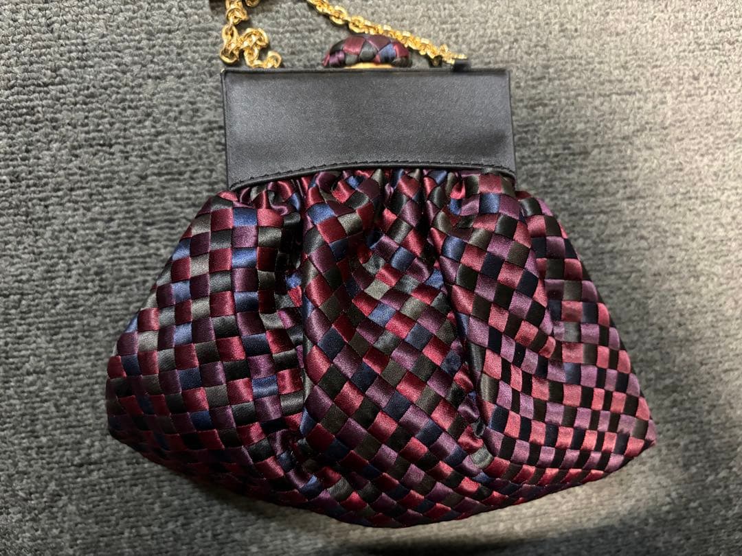 ボッテガヴェネタ イントレチャート　がま口チェーンショルダーバッグ