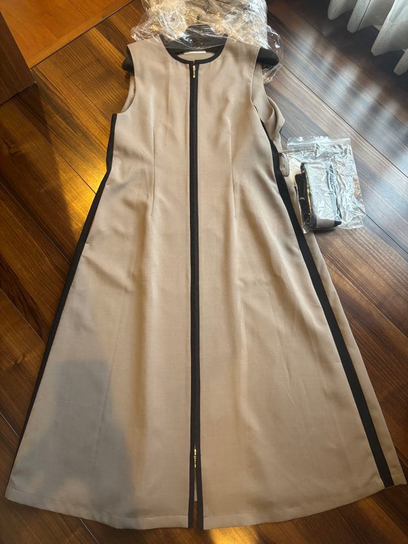 ヤマダヤ現行品‼️/ FENNELフロントジップジレワンピース/定価¥36000