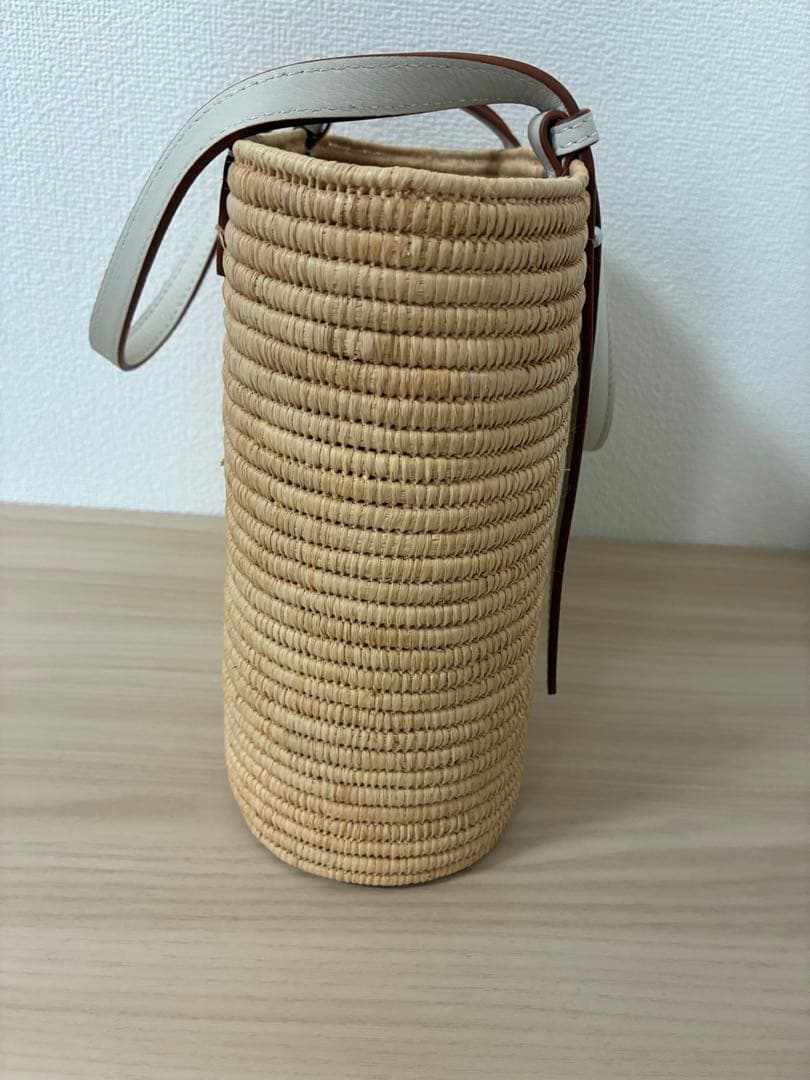 【お値引き中‼︎】LOEWE スクエアバケットバック　スモール