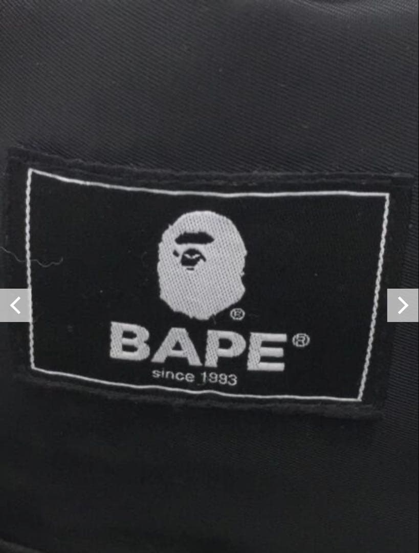 A BATHING APE シャーク柄バックパック　 レッド　Mサイズ