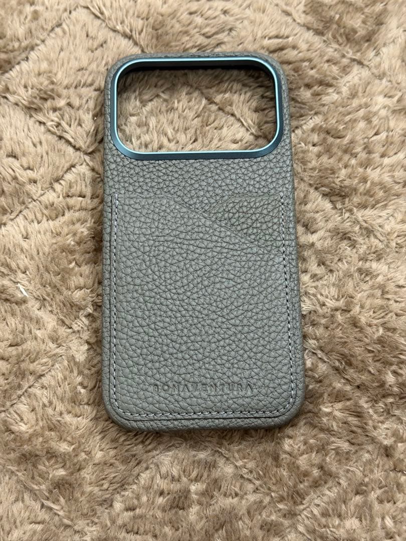 ボナベンチュラ　iPhone17Pro ケース　チャコールグレー