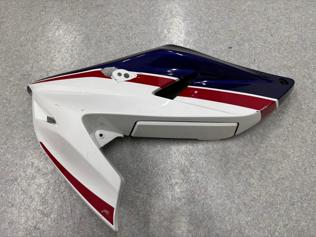 cb400スーパーボルドール アッパーカバー