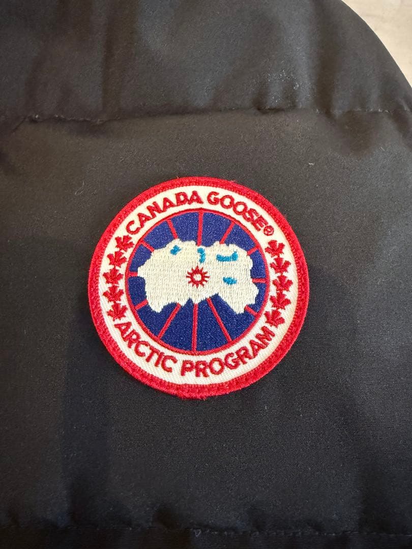 T*様 美品　  ダウンベスト　Sサイズ(日本サイズM・L