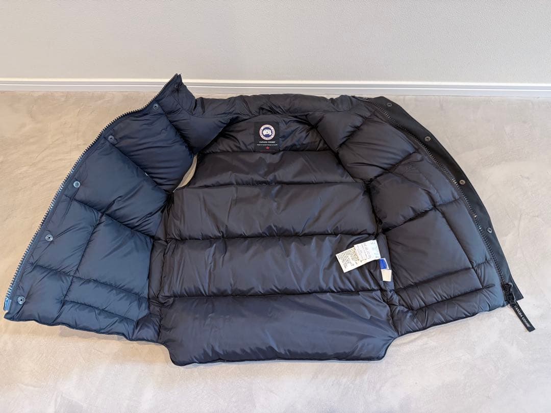 T*様 美品　  ダウンベスト　Sサイズ(日本サイズM・L