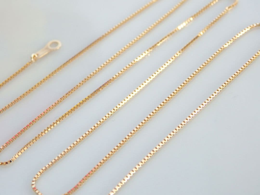 うなぎ　k18ネックレス　ベネチアンチェーン　0.7㎜幅　つけっぱなし