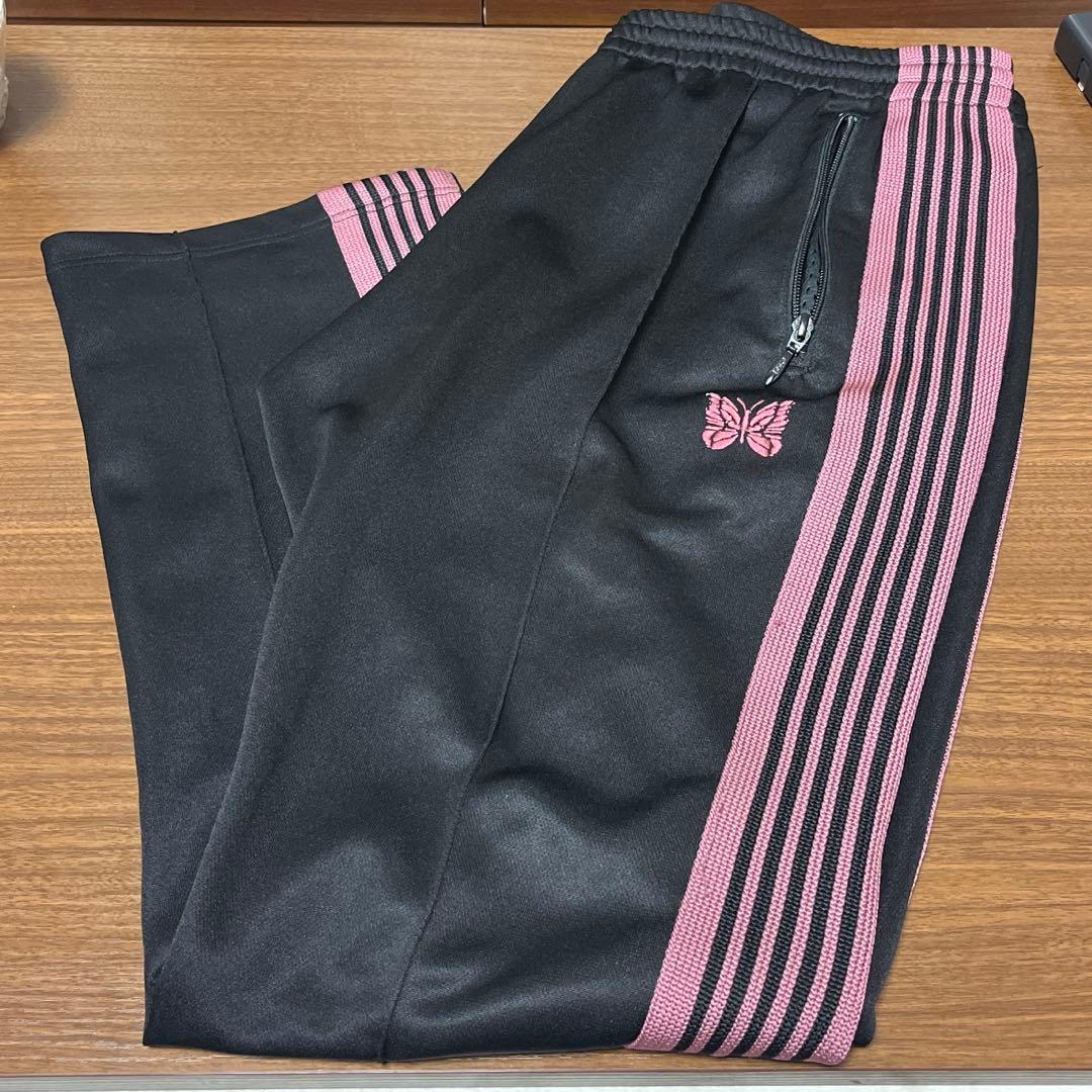 ま*ち様 【美品】Needles ニードルズ ブラック/ピンク トラックパンツ