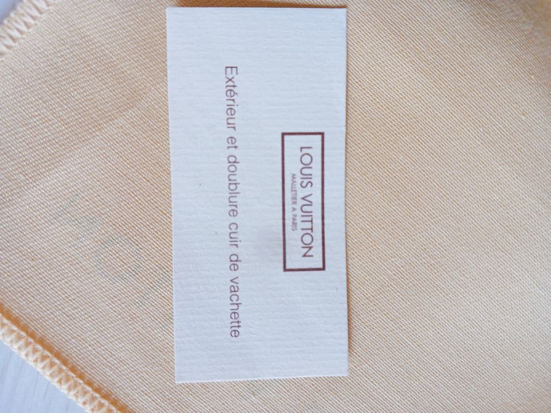 Louis Vuitton エピ　二つ折り財布 ブラック