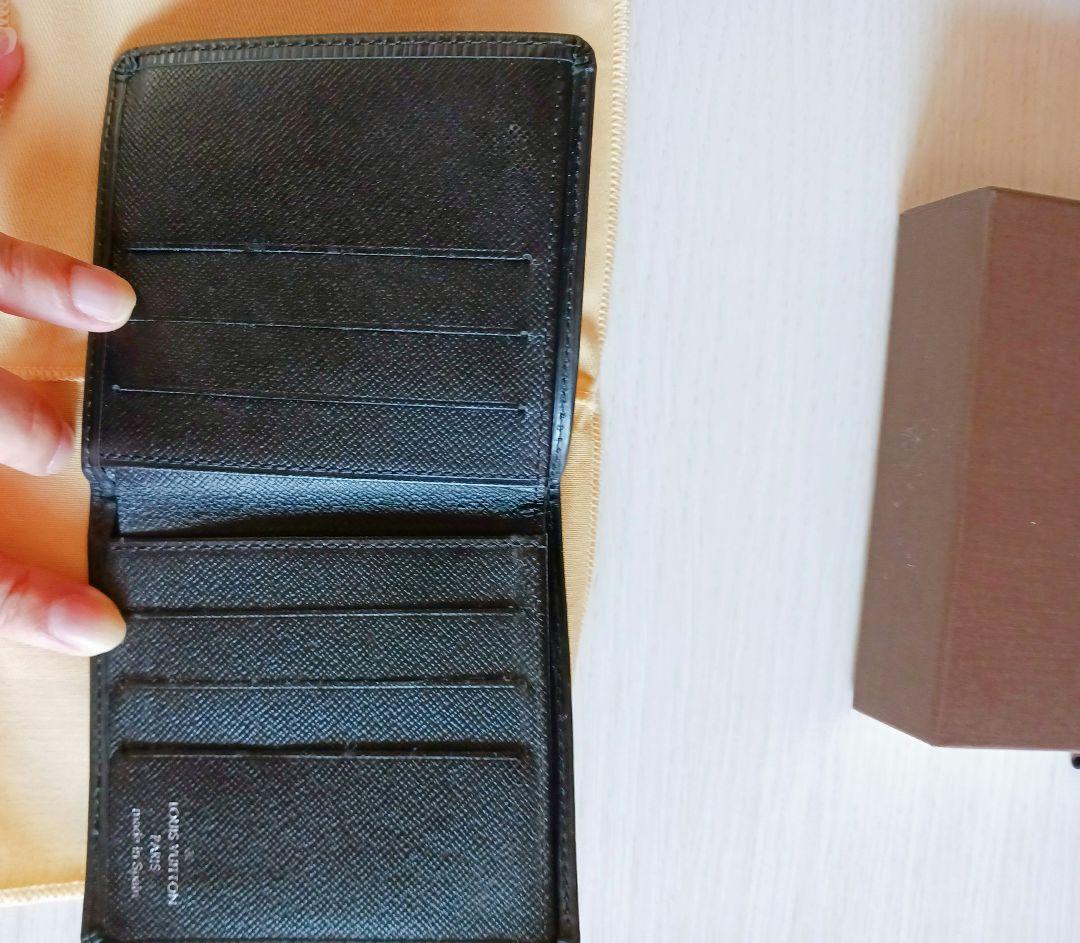 Louis Vuitton エピ　二つ折り財布 ブラック