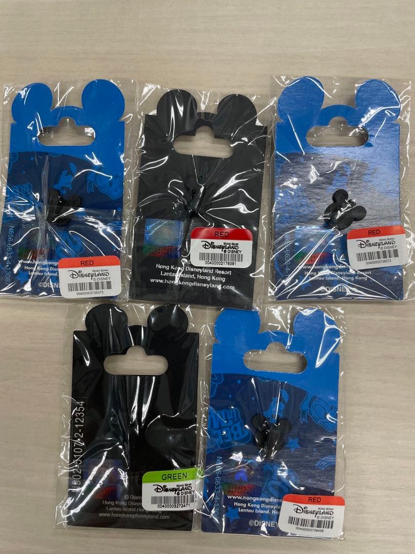 香港ディズニーランド　限定版ピンバッジ　5個セット