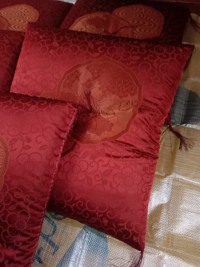 座布団　生地絹100% 京都西川　5枚組