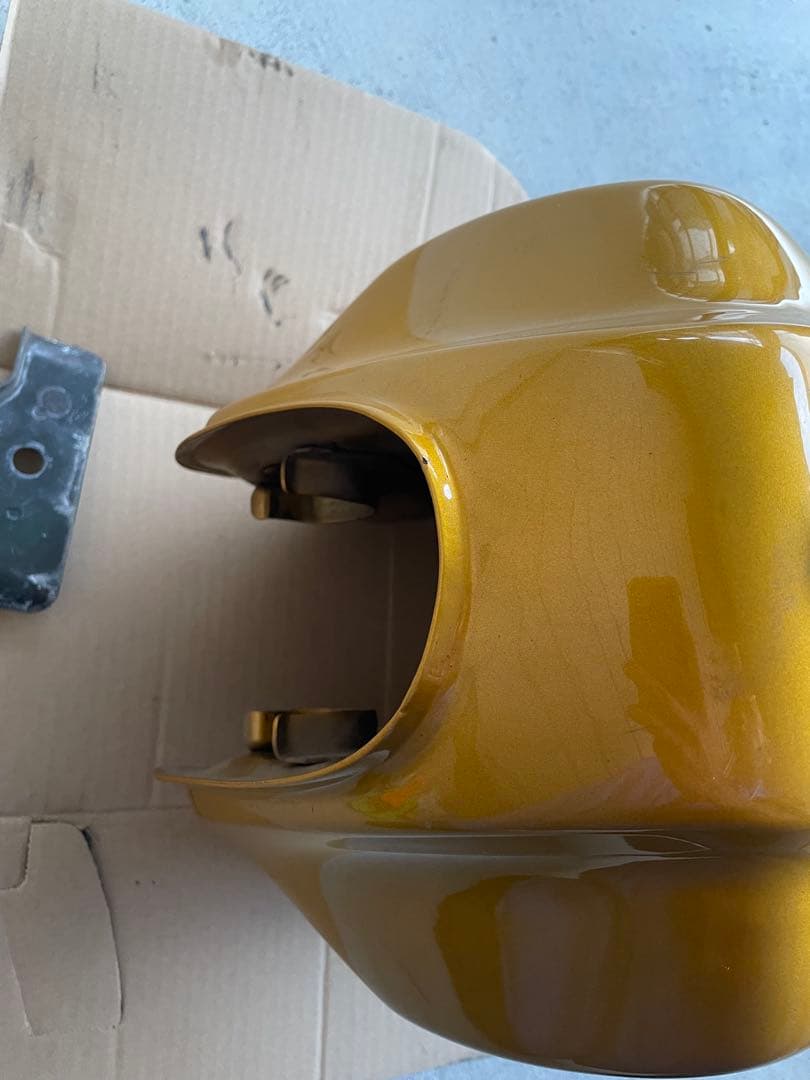 TW200 タンク　ゴールド　凹みなし！美品！タンク内写真追加