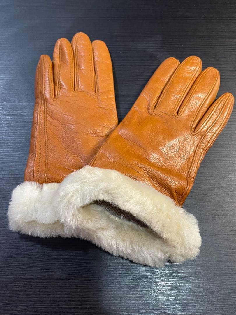 UGG（アグ）シープスキン ヴェント グローブ　手袋