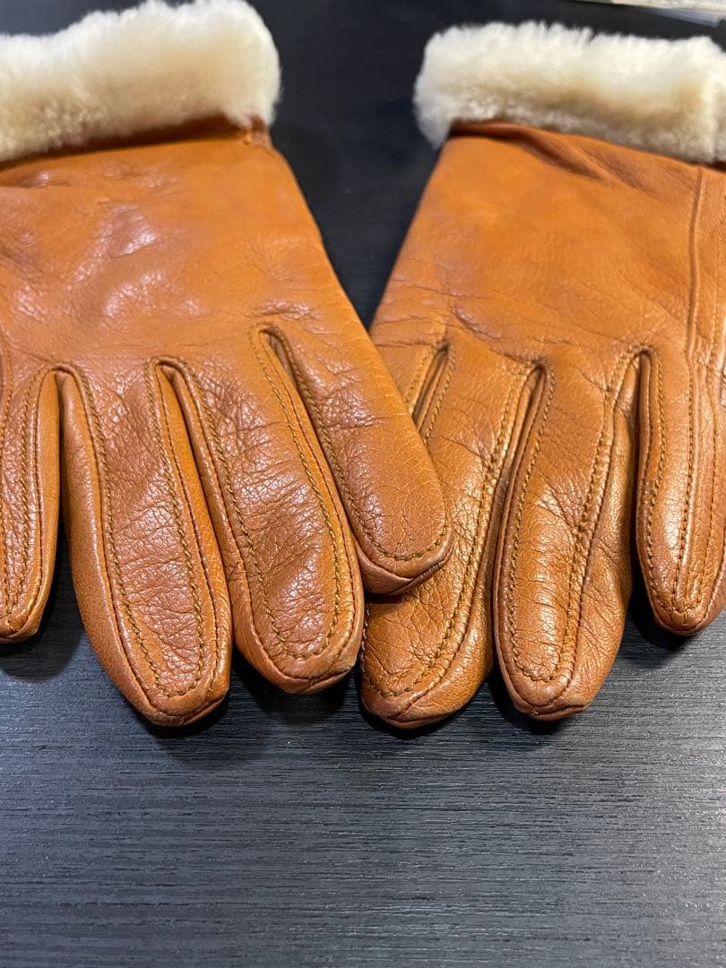 UGG（アグ）シープスキン ヴェント グローブ　手袋