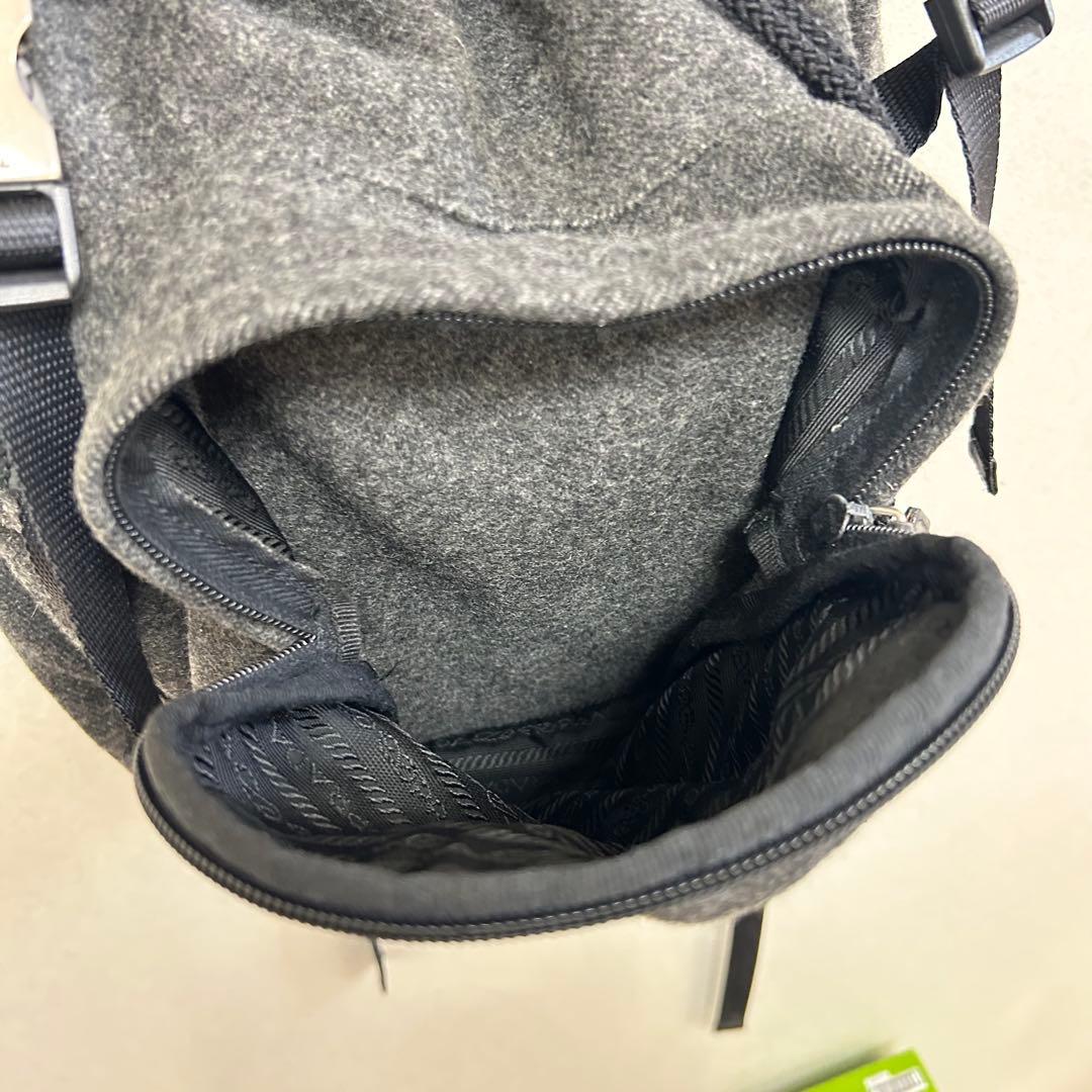 プラダ PRADA V135 初期型 フェルト 希少 三角プレート バックパック