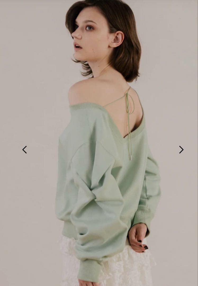 トップス the toe Opern Off-shoulder Sweat