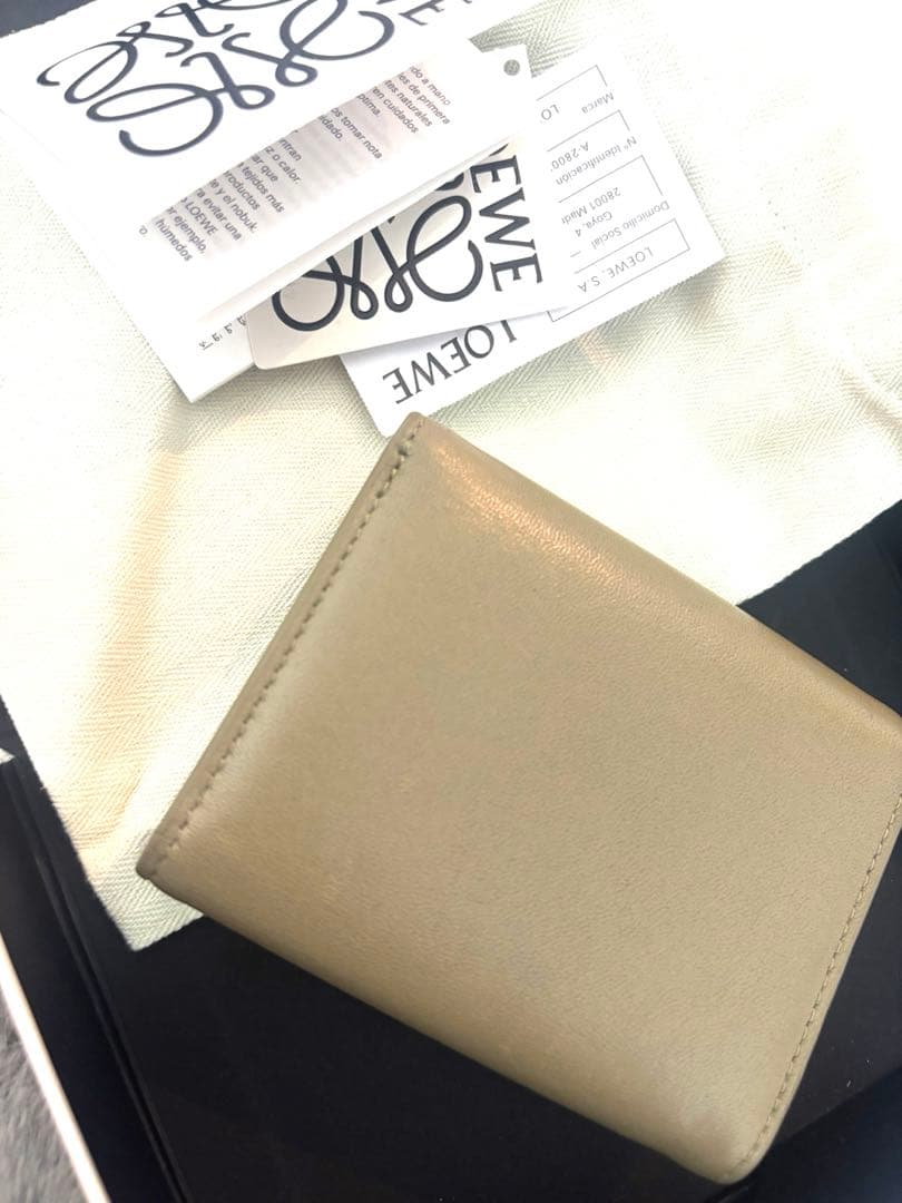 正規品美品LOEWE グリーン レザー 三つ折り財布